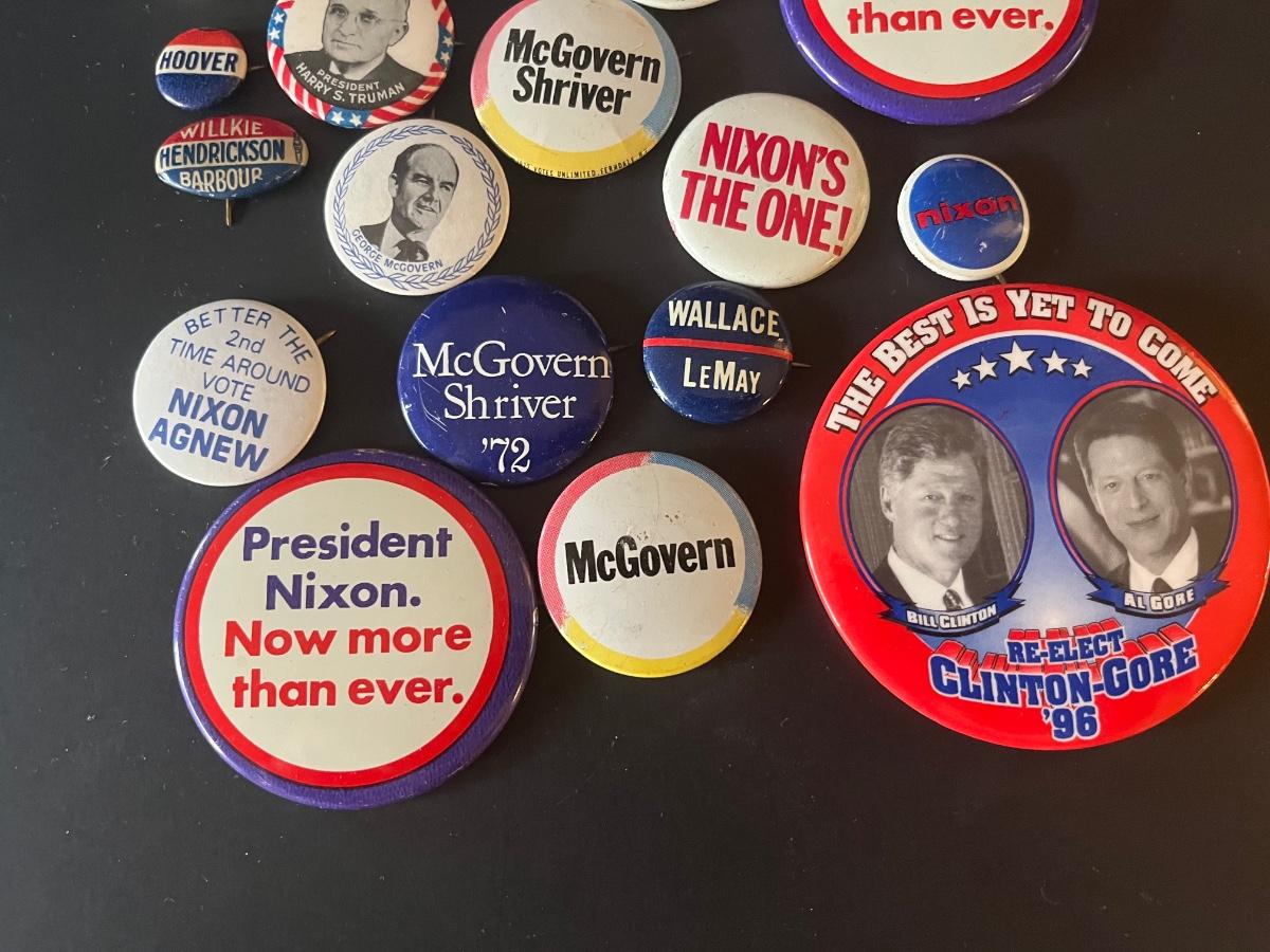 LOT 124C: Vintage Political Campaign Buttons: Clinton, Nixon, Kennedy ...