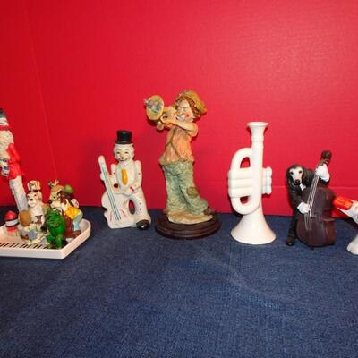 LOT 260. MUSIC RELATED HOME DECOR