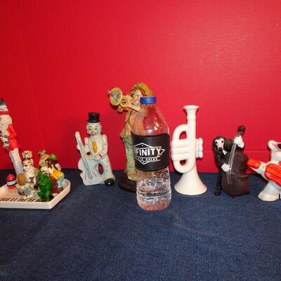 LOT 260. MUSIC RELATED HOME DECOR