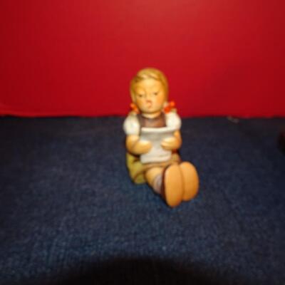 LOT 263. MUSIC RELATED HOME DECOR