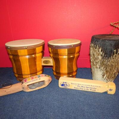 LOT 267. MUSIC DRUMS AND INSTRUMENTS