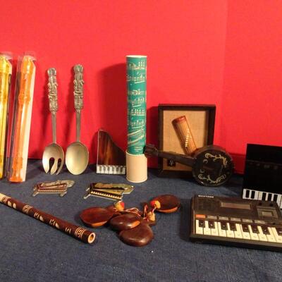 LOT 266. MUSIC RELATED HOME DECOR