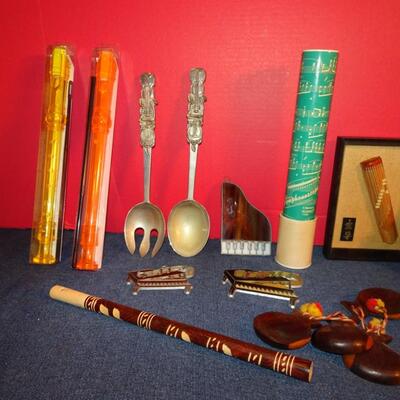 LOT 266. MUSIC RELATED HOME DECOR
