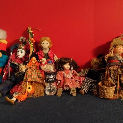 LOT 270.   DOLLS