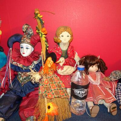 LOT 270.   DOLLS