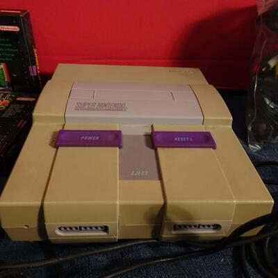 LOT 271. VINTAGE SUPER NINTENDO CONSOLE WITH CONTROLLERS AND GAMES