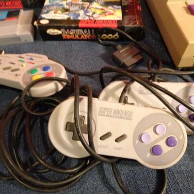 LOT 271. VINTAGE SUPER NINTENDO CONSOLE WITH CONTROLLERS AND GAMES