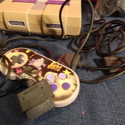 LOT 271. VINTAGE SUPER NINTENDO CONSOLE WITH CONTROLLERS AND GAMES