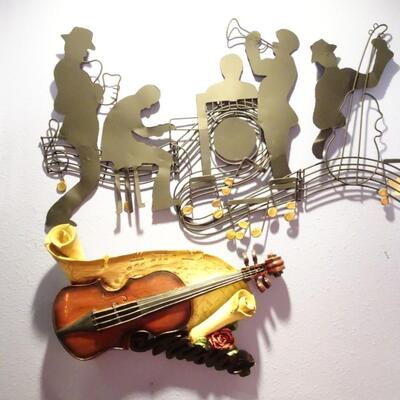 LOT 272. MUSIC RELATED WALL HOME DECOR