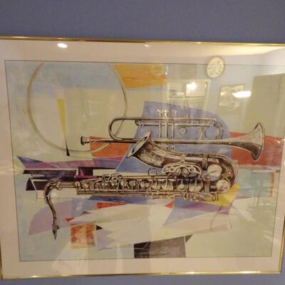 LOT 274. MUSIC RELATED WALL HOME DECOR ART AND DECORATIVE HORNS