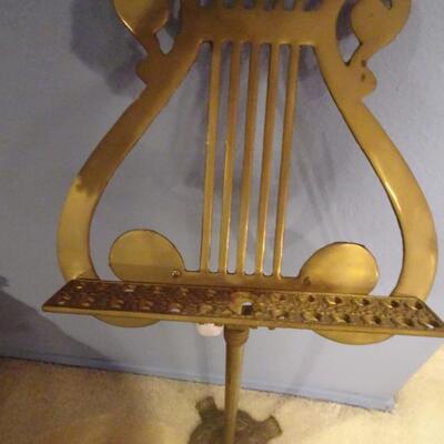LOT 279. MUSIC RELATED HOME DECOR ITEMS MUSIC STAND