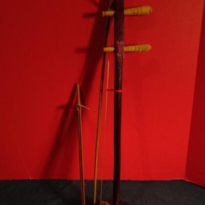 LOT 280. MUSIC RELATED HOME DECOR ITEMS