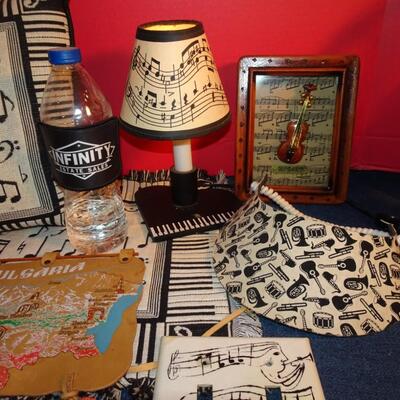 LOT 301. MUSICAL INSTRUMENT HOME DECOR  AND MINI CHAIR