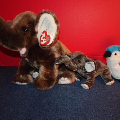 LOT 308. TY BEANIE BABIES ONE LARGE TWO SMALL