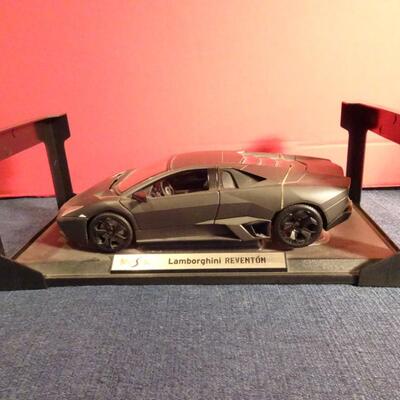 LOT 309  LAMBORGHINI MODEL CAR