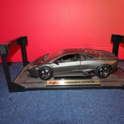 LOT 309  LAMBORGHINI MODEL CAR