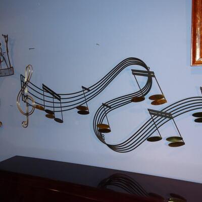 LOT 314. MUSICAL WALL  HOME DECOR