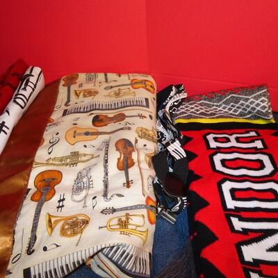 LOT 317  COLLECTION OF SCARFS