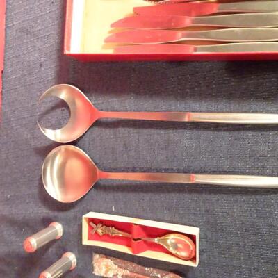 LOT 323. FLATWARE AND KITCHEN ITEMS
