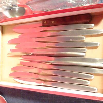 LOT 323. FLATWARE AND KITCHEN ITEMS