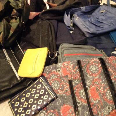 LOT 327. COLLECTION OF BAGS