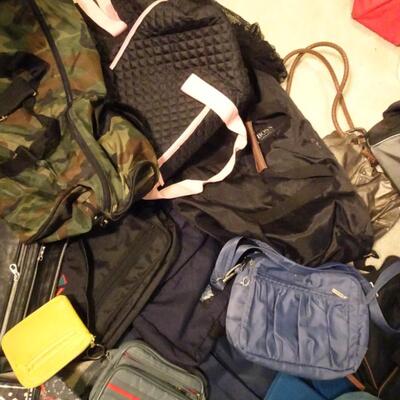 LOT 327. COLLECTION OF BAGS