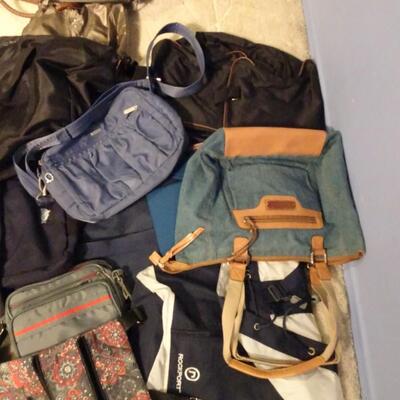 LOT 327. COLLECTION OF BAGS