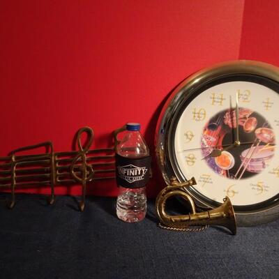 LOT 329. MUSICAL RELATED DECOR