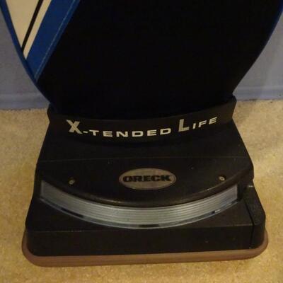 LOT 331. ORECK VACUUM XL