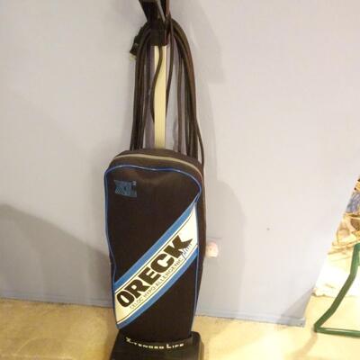 LOT 331. ORECK VACUUM XL