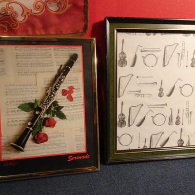 LOT 338. MUSICAL HOME DECOR WALL ART