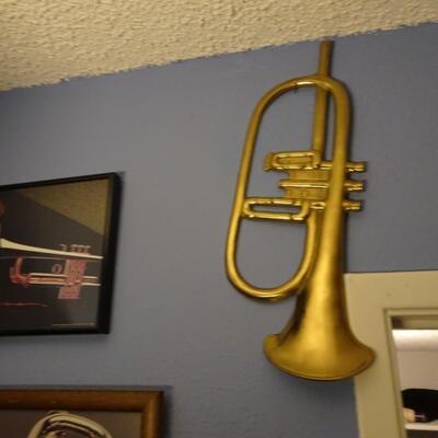 LOT 341. MUSICAL WALL DECOR