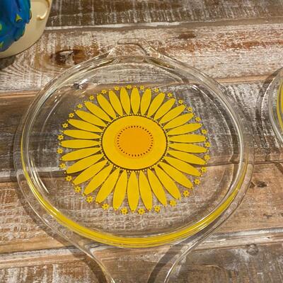 Vintage Pyrex three piece