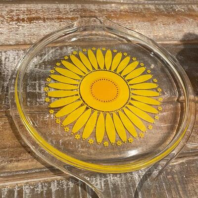 Vintage Pyrex three piece