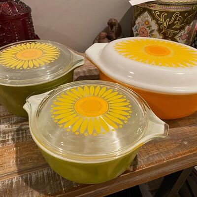 Vintage Pyrex three piece