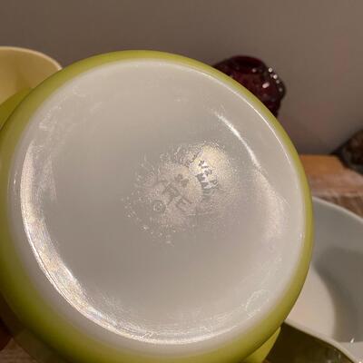 Vintage Pyrex three piece