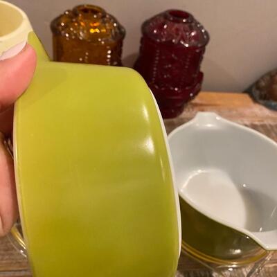 Vintage Pyrex three piece