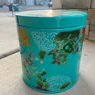 Pioneer woman metal canister