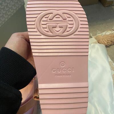 Brand new Gucci pink sandals
