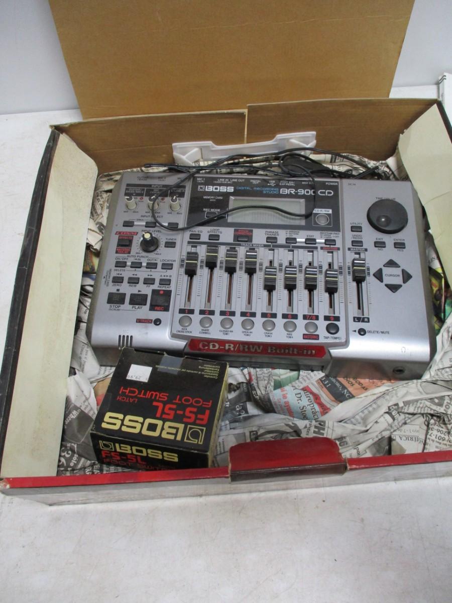 BOSS BR900CD Digital Multi Track Recorder With Foot Switch
