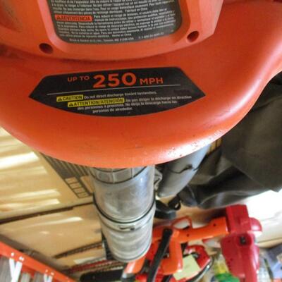 Black & Decker Blower w/attachements