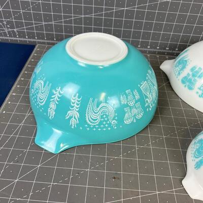 Set of 3 Amish Butter Print Pyrex Nesting 