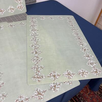 Vintage Plastic Placemats 5 green, 1 pink, 1 white 