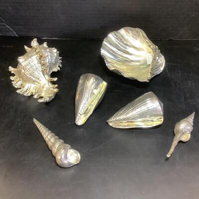 Lot 874. Lot of Six Silverplated Shells from Twoâ€™s Company