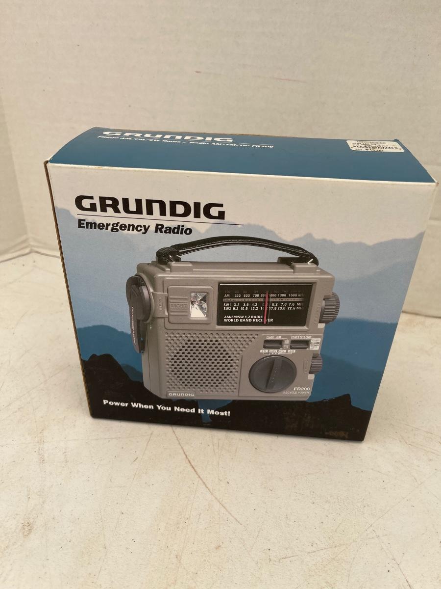 917 Grundig Emergency Radio