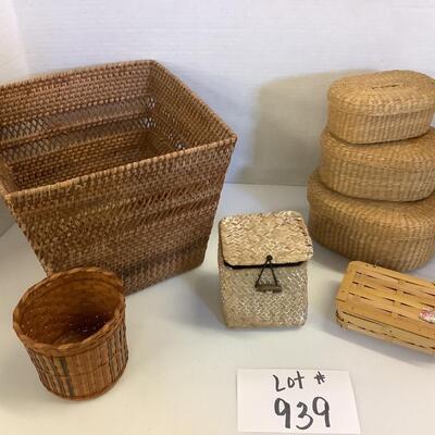 Lot. 939. Lot of Small Decorative Baskets  ( 7 )
