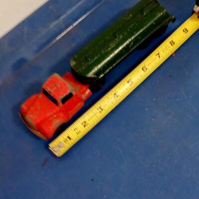 LOT 159   VINTAGE TOOTSIE TOY TRUCK