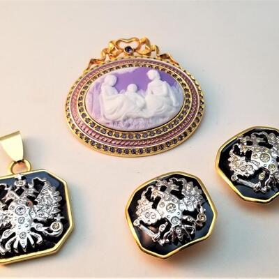 Lot #105  Lot of JOAN RIVERS costume jewelry - 4 pieces