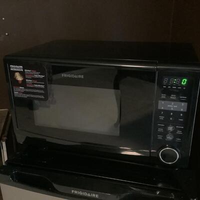 Frigidaire Microwave - countertop