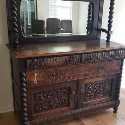 Hutch with Mirror
